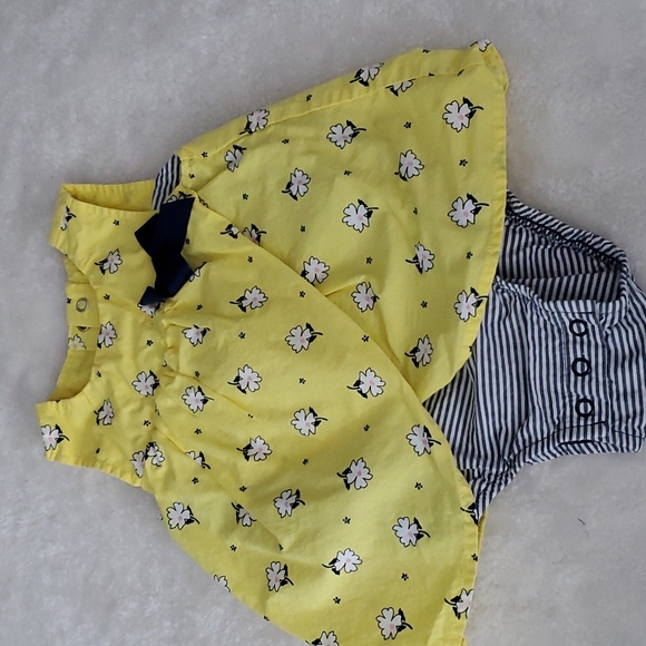Carter's 2 piece floral set 3 mo and 1 piece yellow and blue with flowers 6 mo - Picture 7 of 8